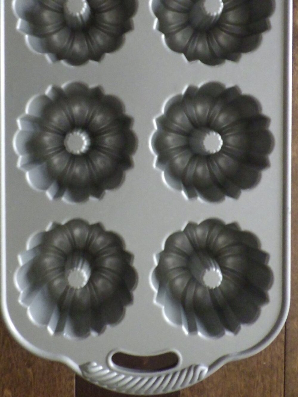Nordic Ware Shortcake Baking Pan 3 Cups /.7 Liters Strawberry Shortcake Baskets